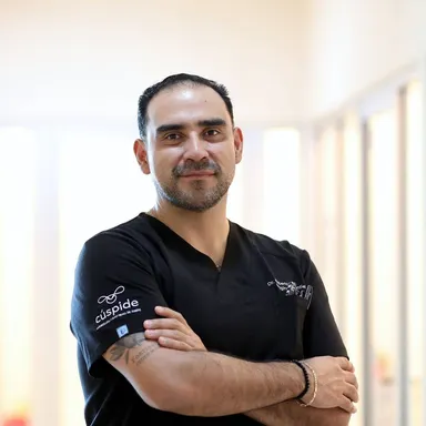 Dr. Roberto Montiel Mora, Especialista en Urología Ginecológica